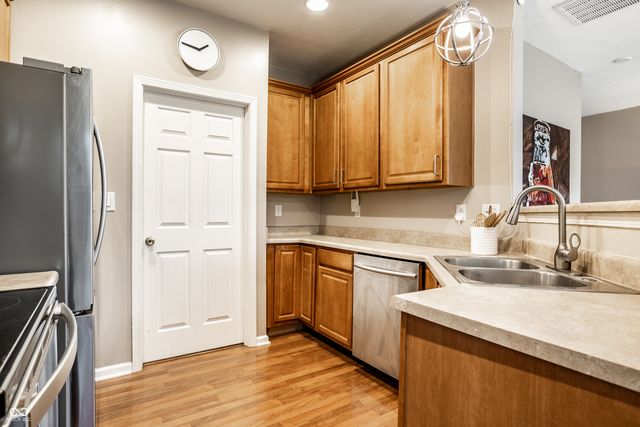 10911 Perry Pear Drive, Zionsville, IN 46077