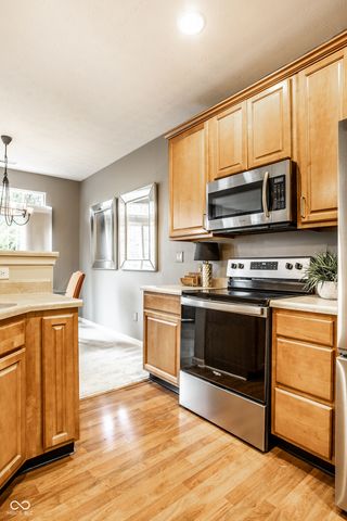 10911 Perry Pear Drive, Zionsville, IN 46077