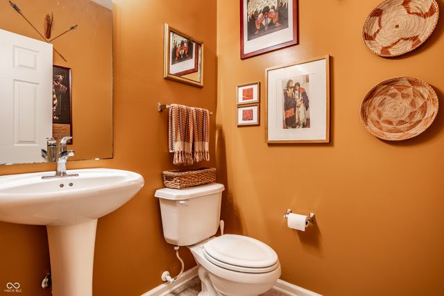 10911 Perry Pear Drive, Zionsville, IN 46077
