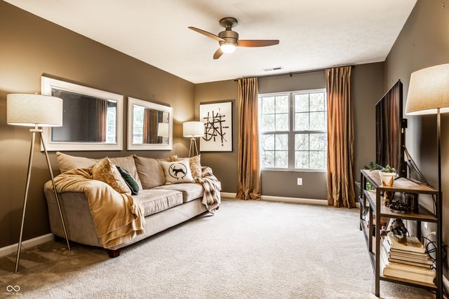 10911 Perry Pear Drive, Zionsville, IN 46077