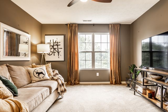 10911 Perry Pear Drive, Zionsville, IN 46077