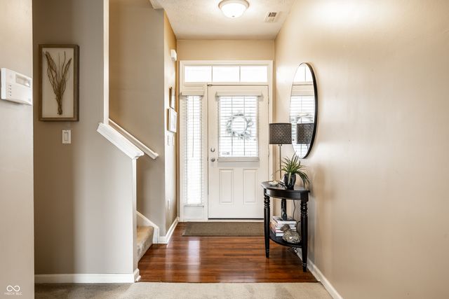 10911 Perry Pear Drive, Zionsville, IN 46077