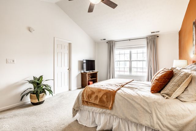 10911 Perry Pear Drive, Zionsville, IN 46077