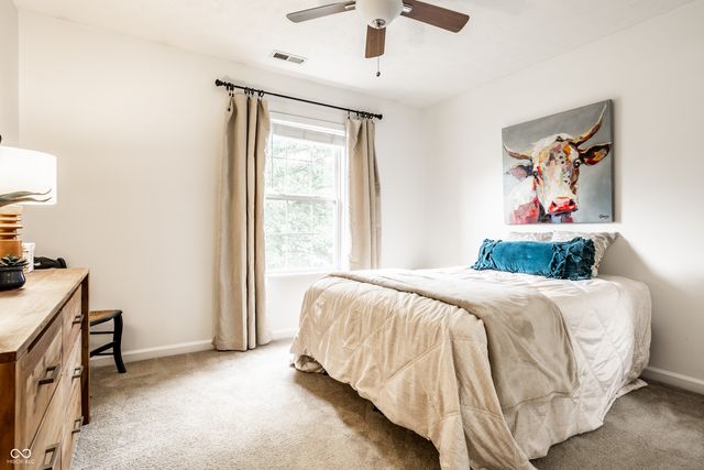 10911 Perry Pear Drive, Zionsville, IN 46077