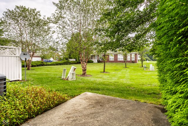 10911 Perry Pear Drive, Zionsville, IN 46077