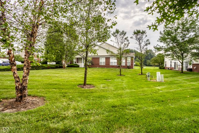 10911 Perry Pear Drive, Zionsville, IN 46077
