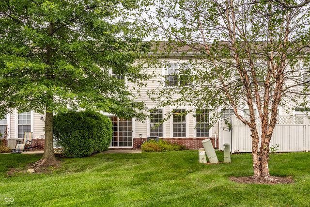 10911 Perry Pear Drive, Zionsville, IN 46077