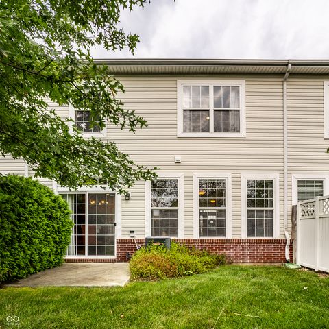 10911 Perry Pear Drive, Zionsville, IN 46077