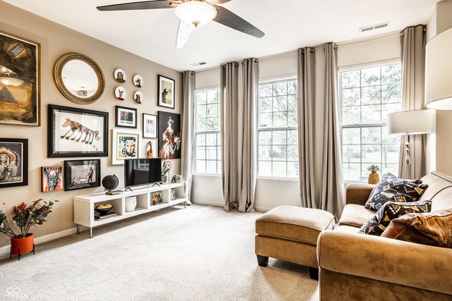 10911 Perry Pear Drive, Zionsville, IN 46077