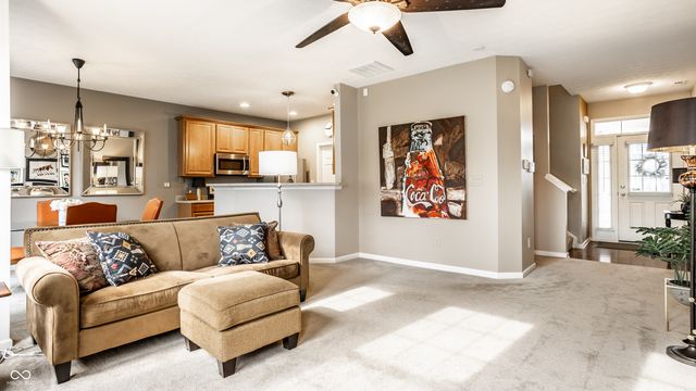 10911 Perry Pear Drive, Zionsville, IN 46077