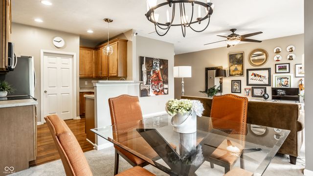 10911 Perry Pear Drive, Zionsville, IN 46077