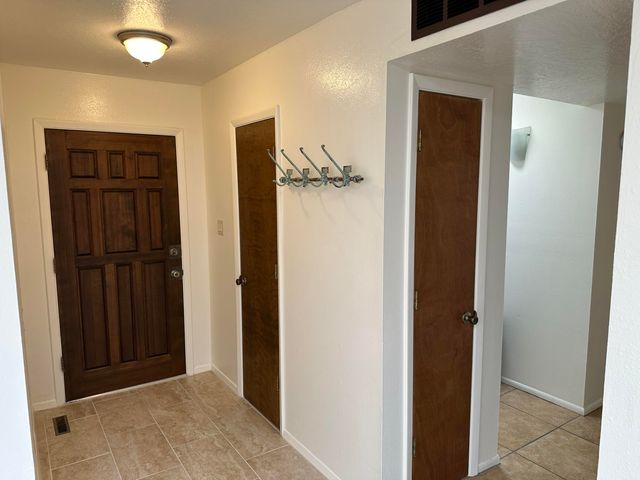 612 Ortiz Drive NE, Albuquerque, NM 87108