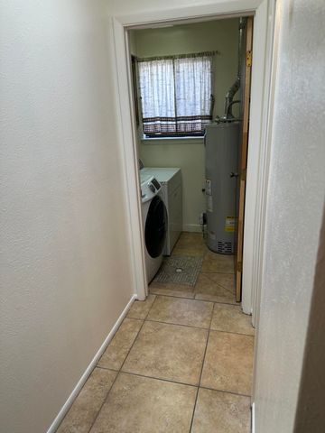 612 Ortiz Drive NE, Albuquerque, NM 87108