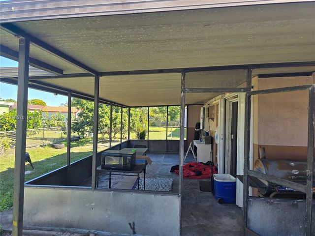 2941 NW 210th Ter, Miami Gardens, FL 33056