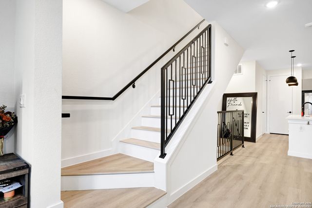 719 E Locust St Unit 2114, San Antonio, TX 78212