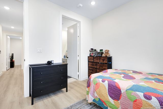 719 E Locust St Unit 2114, San Antonio, TX 78212