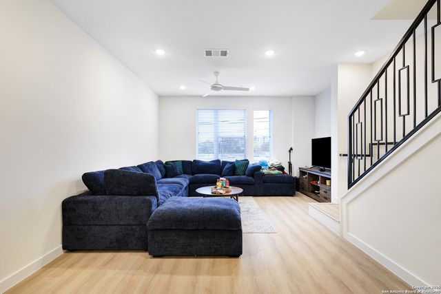 719 E Locust St Unit 2114, San Antonio, TX 78212