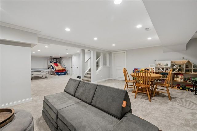 2701 Old Mill Lane, Rolling Meadows, IL 60008