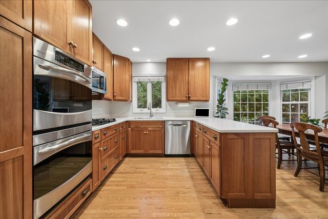 2701 Old Mill Lane, Rolling Meadows, IL 60008