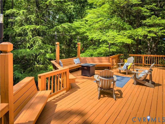 10711 Darby Cir, Chesterfield, VA 23113
