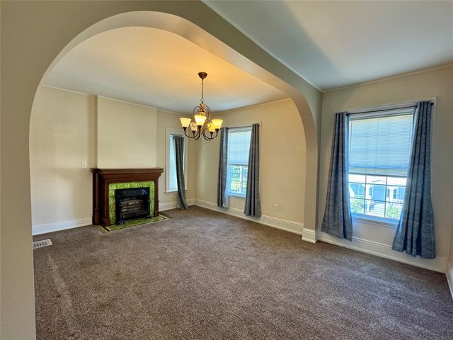 461 W 7TH Street, Erie, PA 16502