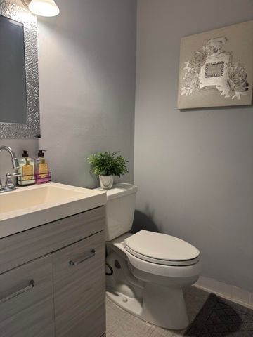 2100 NE 38 Street 221, Lighthouse Point, FL 33064