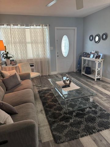 2100 NE 38 Street 221, Lighthouse Point, FL 33064