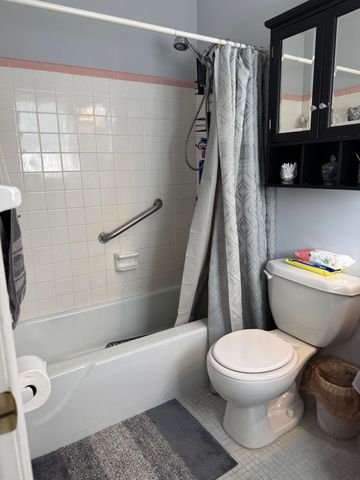 2100 NE 38 Street 221, Lighthouse Point, FL 33064