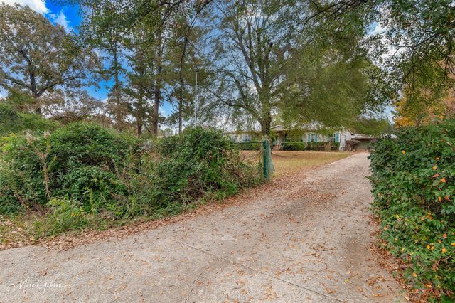 8025 Broadacres Road, Shreveport, LA 71129