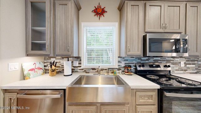 265 LAKE COMO Drive, Pomona Park, FL 32181