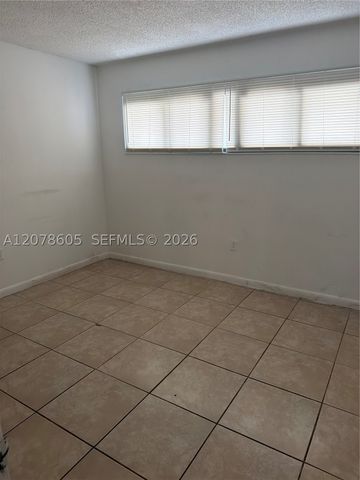 650 NE 149th St 106F, Miami, FL 33161