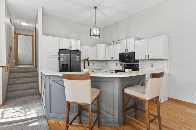 15738 Chasewood Court, Rosemount, MN 55068