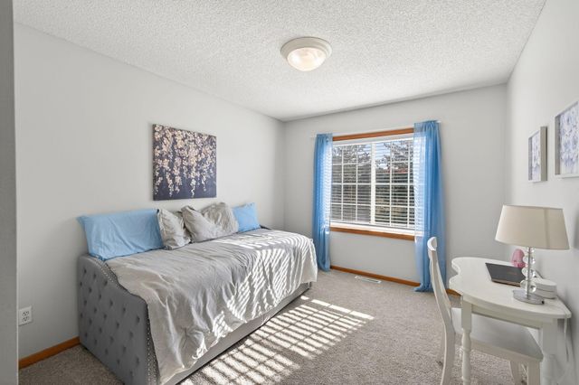 15738 Chasewood Court, Rosemount, MN 55068