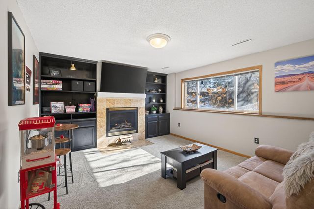 15738 Chasewood Court, Rosemount, MN 55068