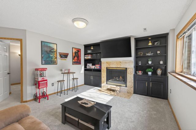 15738 Chasewood Court, Rosemount, MN 55068