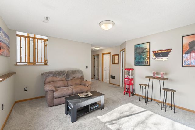 15738 Chasewood Court, Rosemount, MN 55068