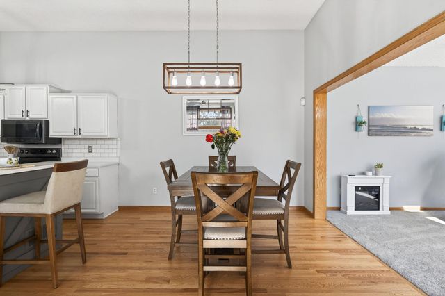 15738 Chasewood Court, Rosemount, MN 55068