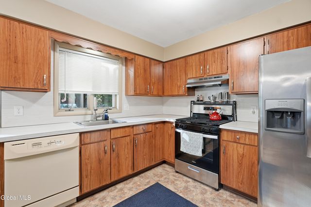 42 Central Avenue, Troy, NY 12180