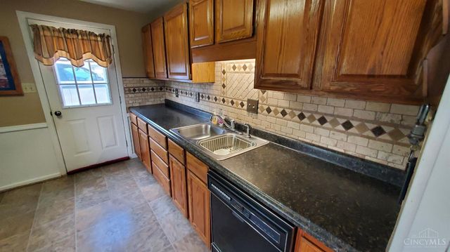 7 Apache Ct, Loveland, OH 45140
