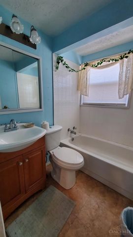 7 Apache Ct, Loveland, OH 45140