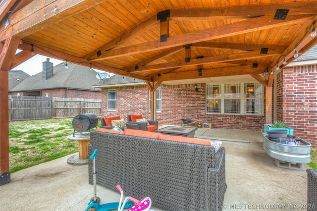 14560 Jordan Court, Glenpool, OK 74033