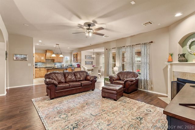 14560 Jordan Court, Glenpool, OK 74033