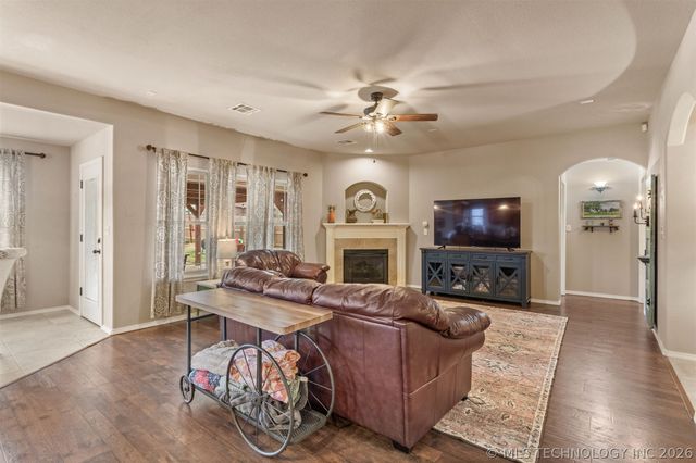 14560 Jordan Court, Glenpool, OK 74033