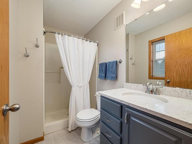 20159 Holister Lane, Lakeville, MN 55044