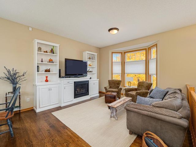 20159 Holister Lane, Lakeville, MN 55044