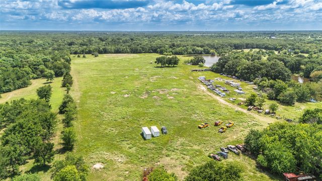 1611 County Road 4104, Greenville, TX 75401