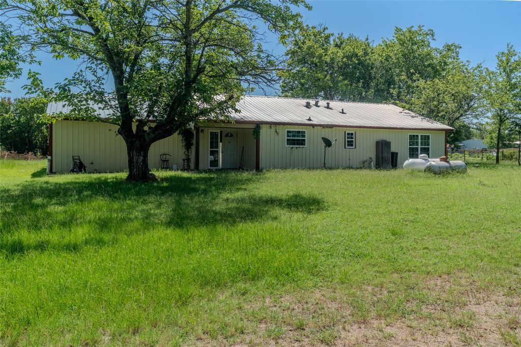 1611 County Road 4104, Greenville, TX 75401