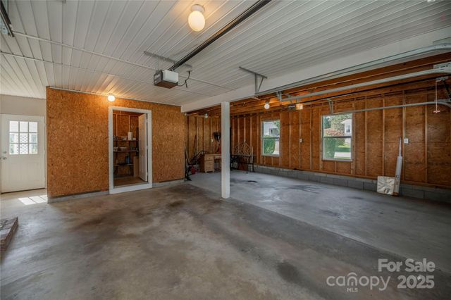 14 Beechnut Drive, Hendersonville, NC 28739