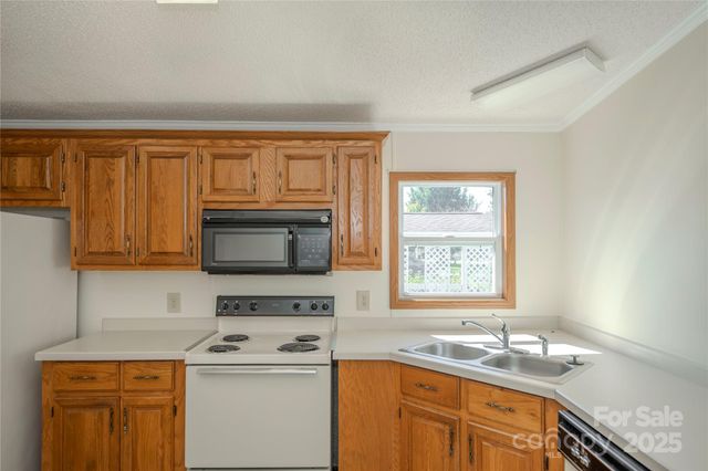 14 Beechnut Drive, Hendersonville, NC 28739