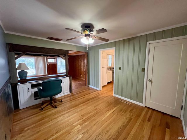 1508 E WALNUT Street, Carbondale, IL 62902